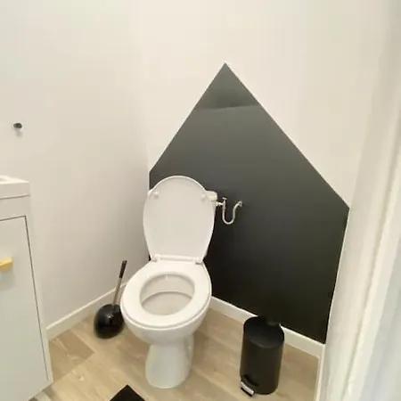 Studio Wifi Netflix 16M2 Suitehome Cassel 1